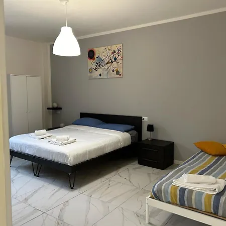 Πανσιόν Modern Duomo *